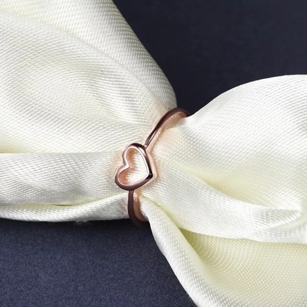 3/$30 ❤️ Rose Gold Heart Ring